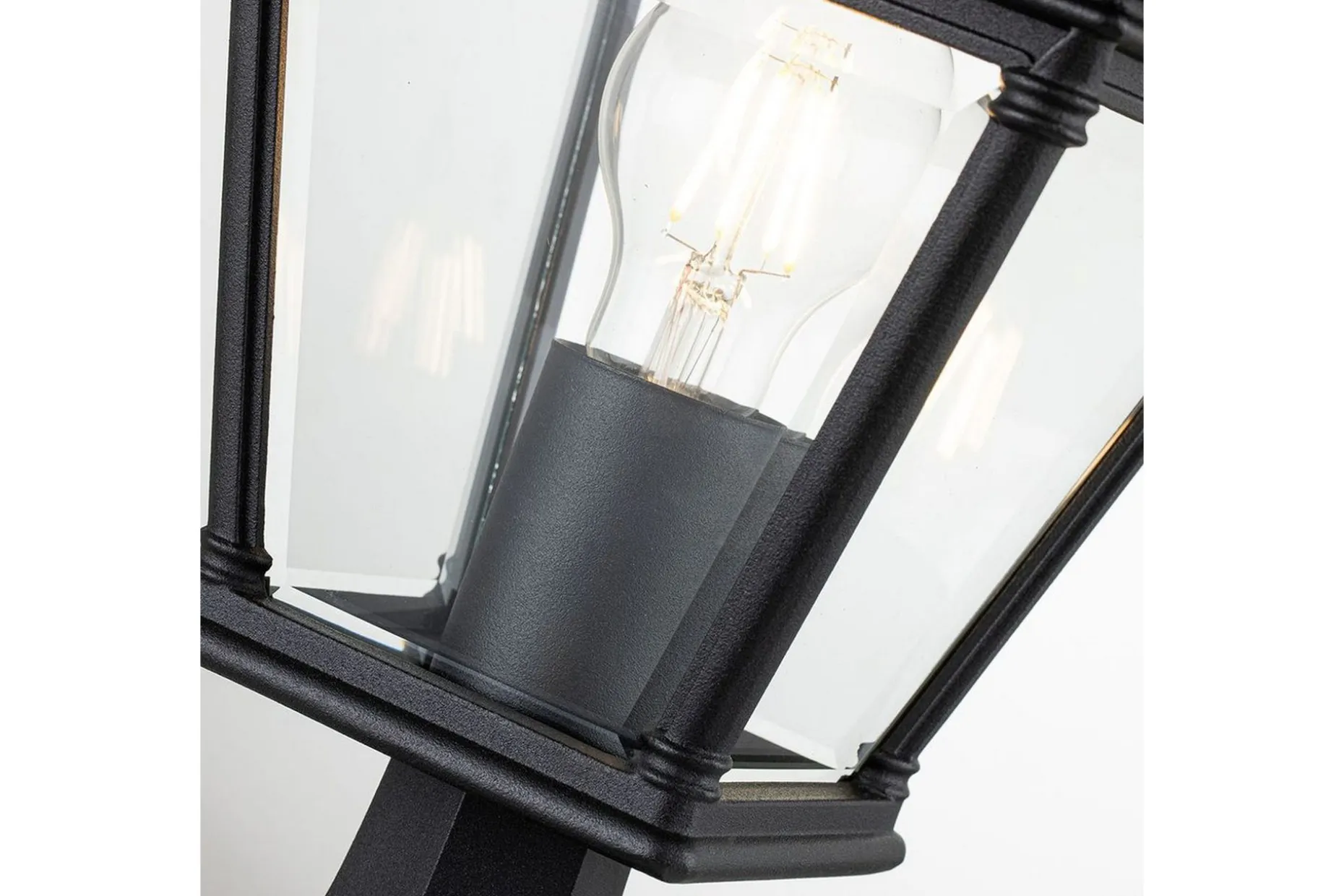 Bayview Elstead Lighting Utelampe