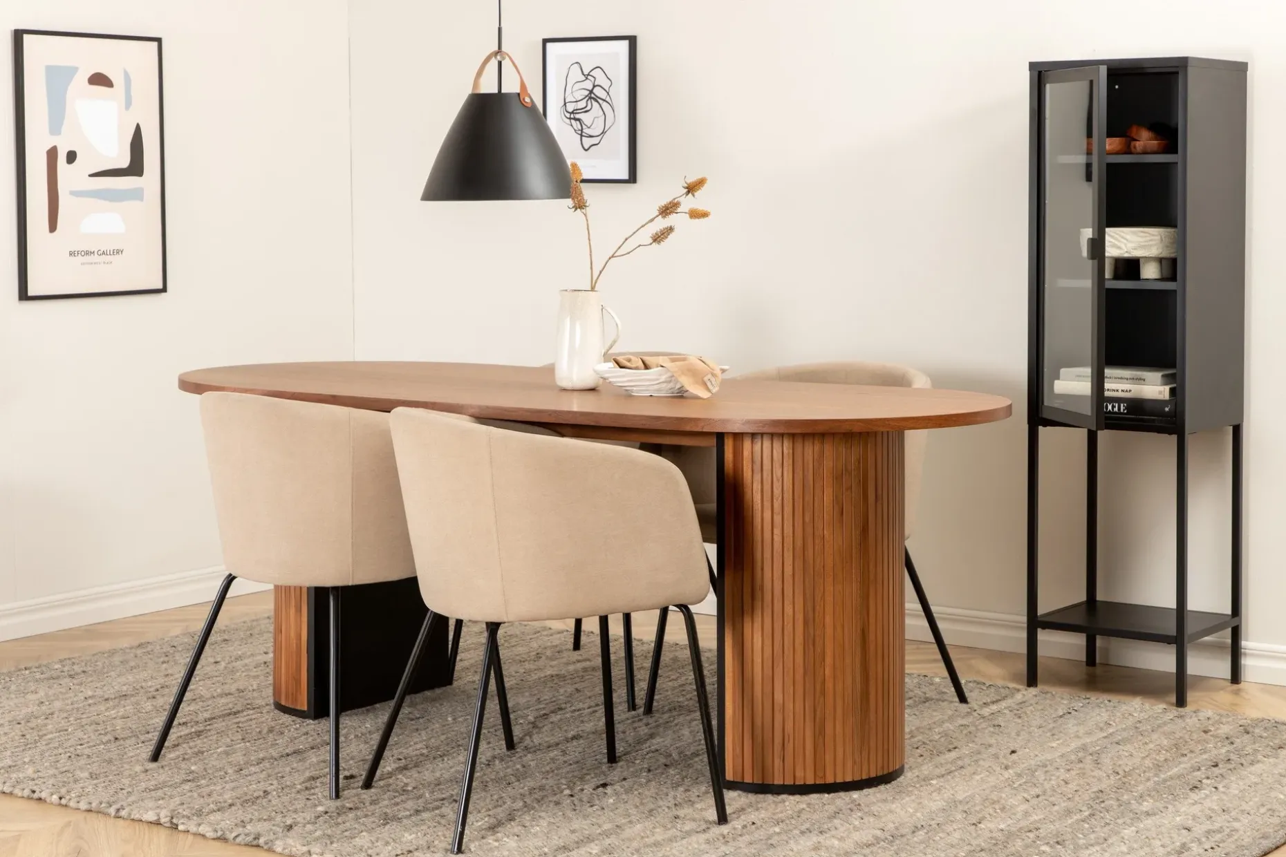 Bianca Matgruppe 200 cm Oval med 4 Berit stoler