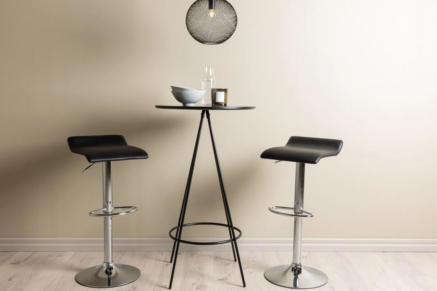 Bistro Spisegruppe 60 cm Rund med 2 Jonna Stoler