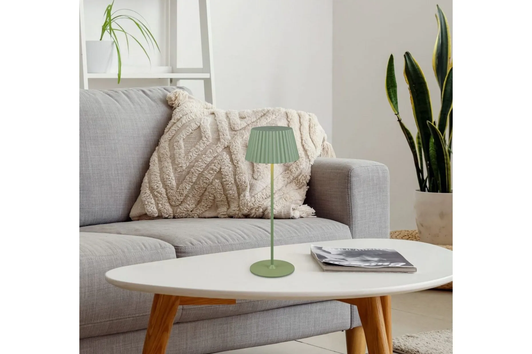 Bordlampe TRIO Suarez Pistasjegrønn