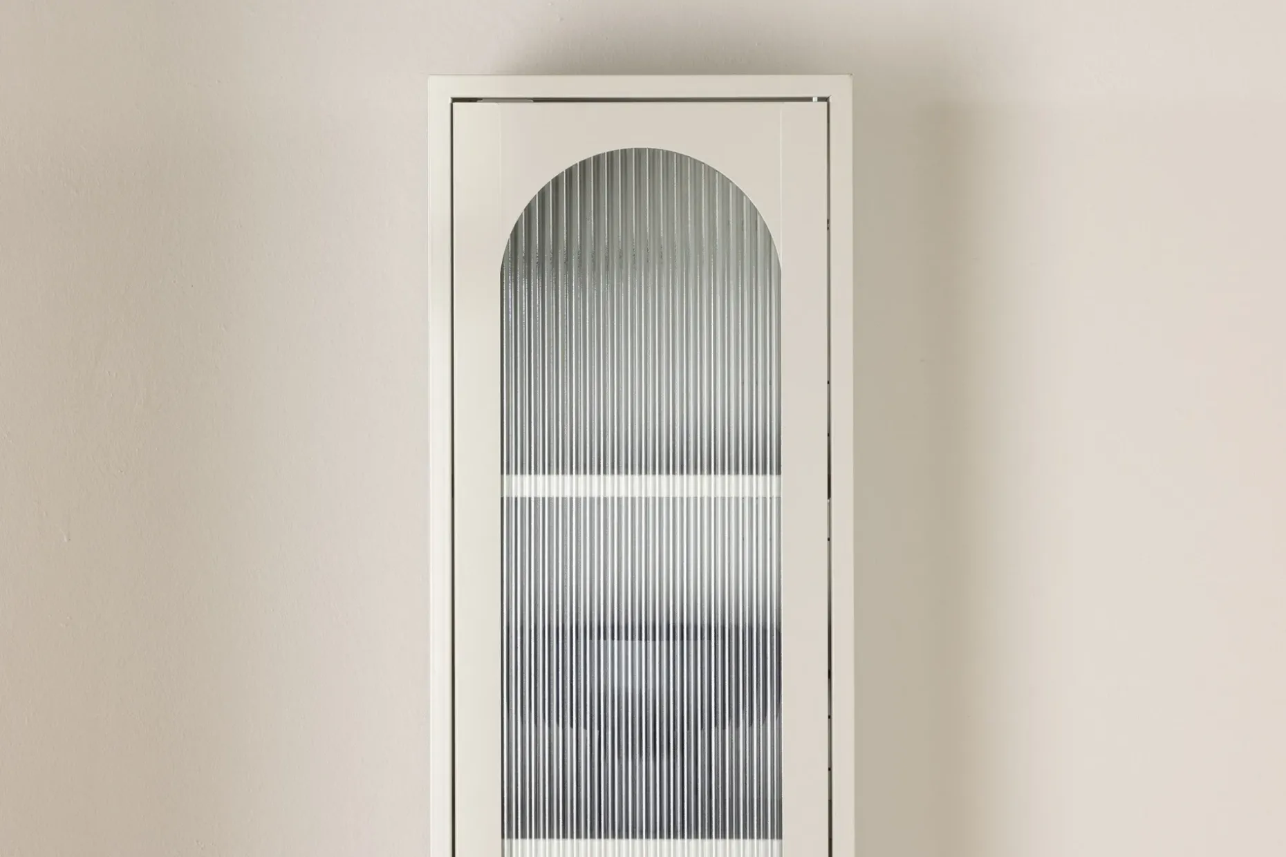 Cali Vitrineskap 37x180 cm