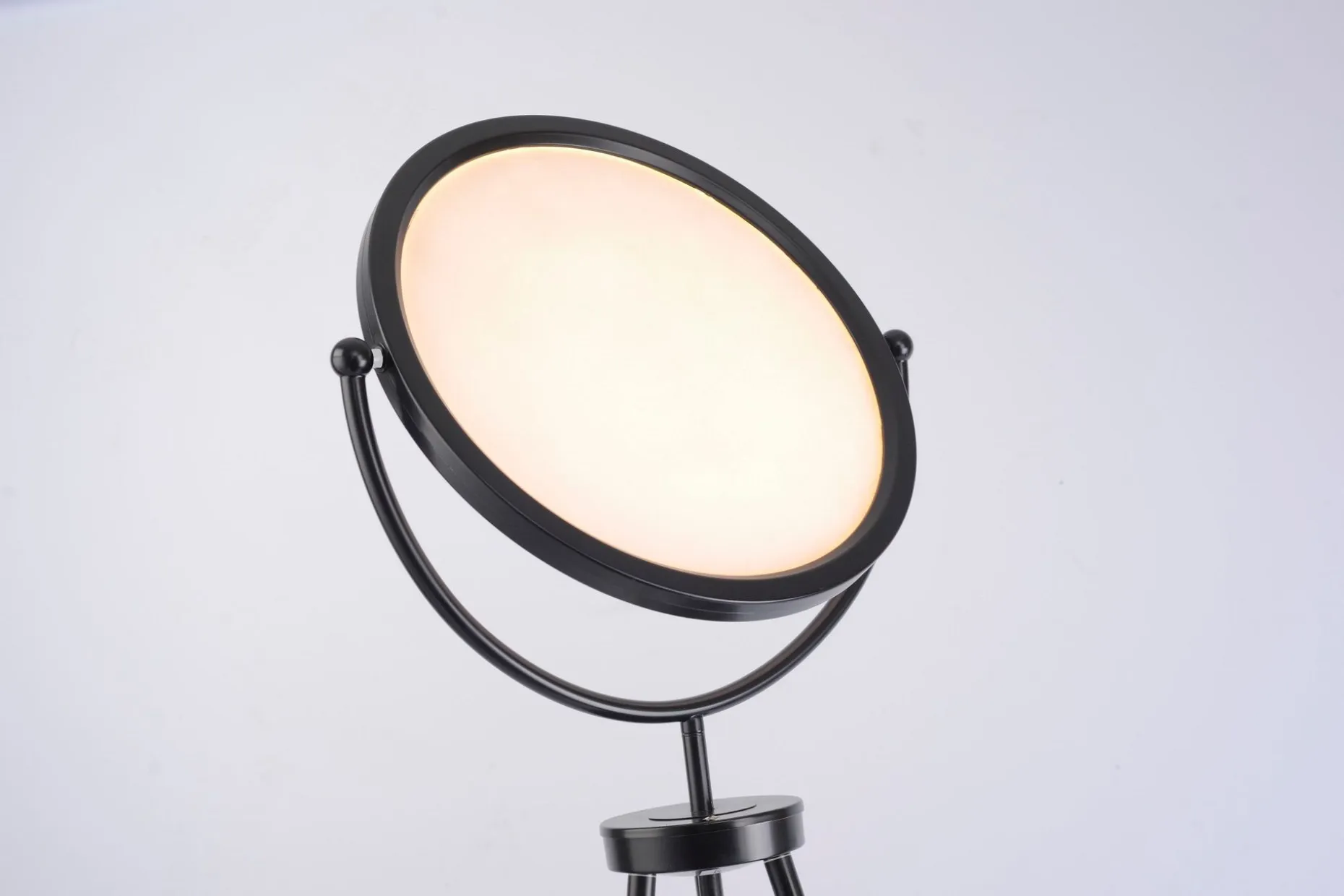 CARL Gulvlampe