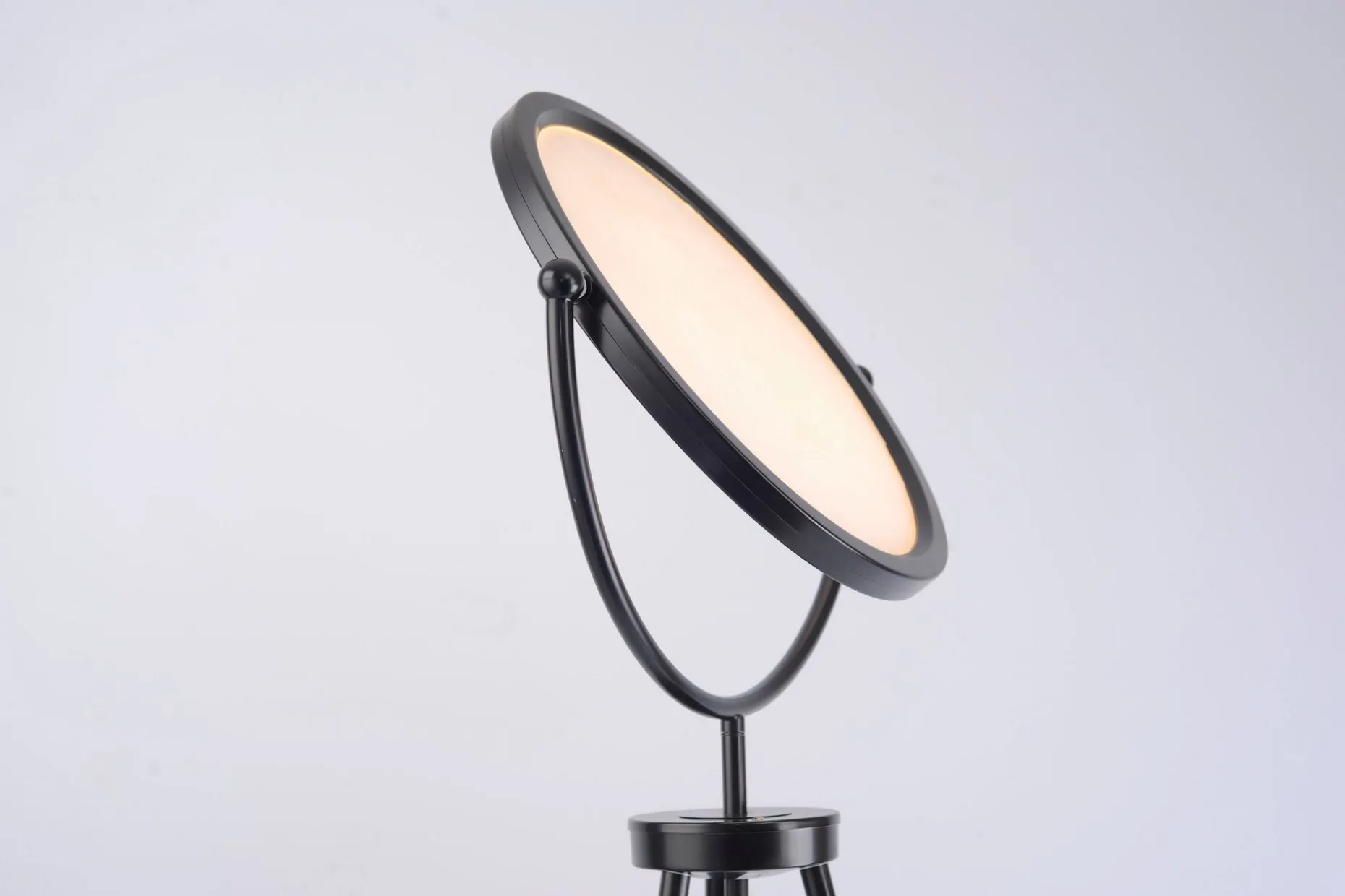 CARL Gulvlampe