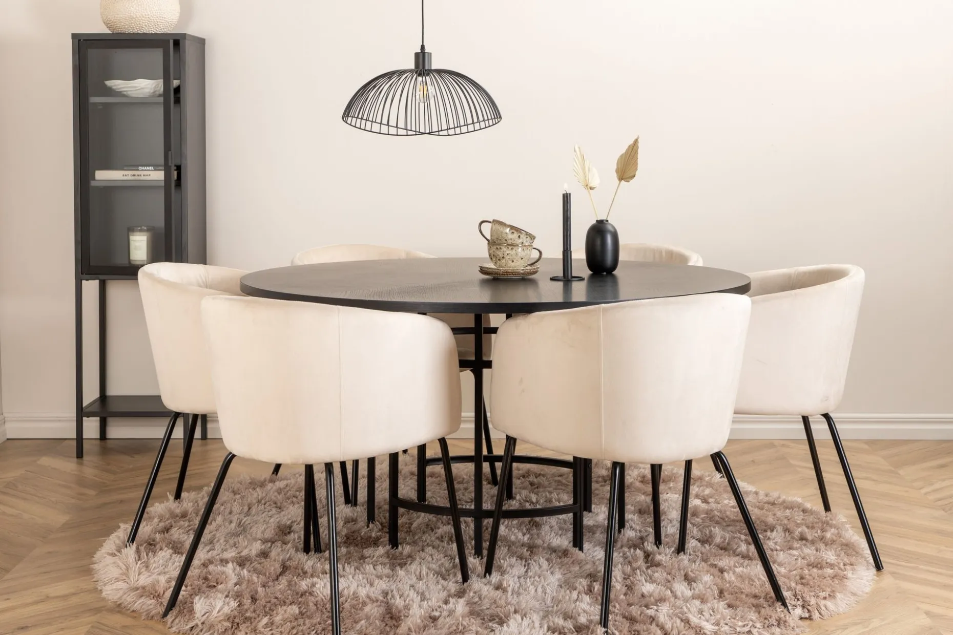 Copenhagen Matgruppe 140 cm Rund med 6 Berit stoler