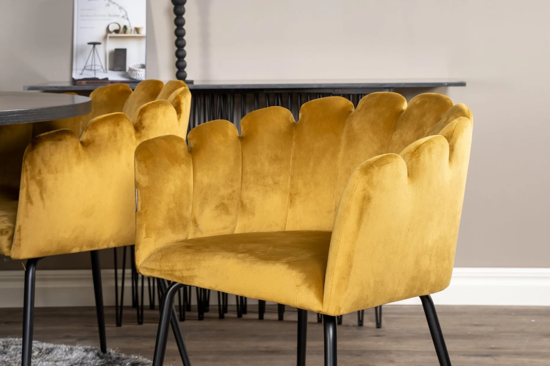 Copenhagen Spisegruppe 140 cm Rund med 6 Limhamn Stoler