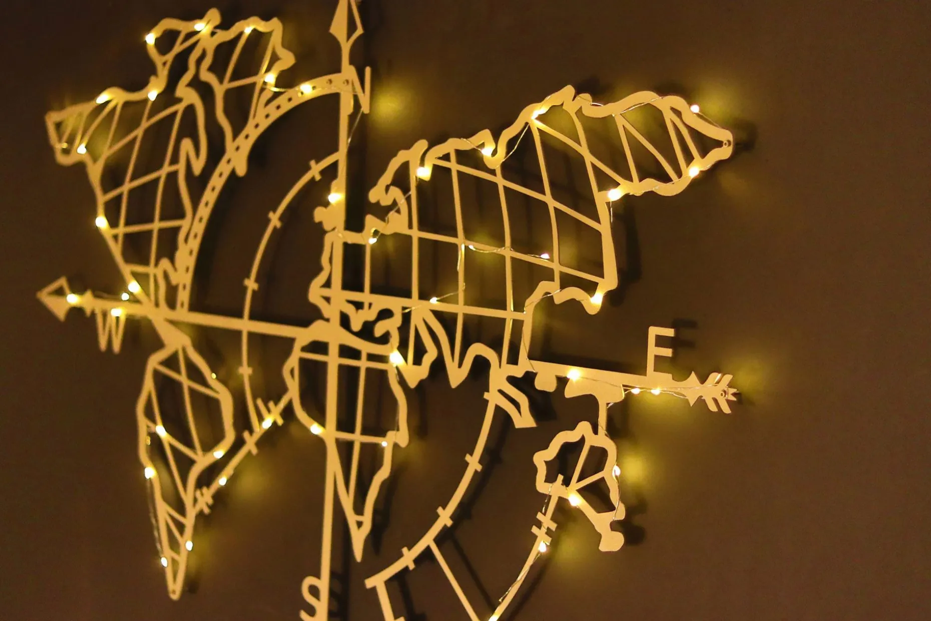 Decorative Metal Wall Accessory 65x95