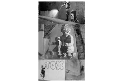 Fototapet Banksy Grey Collage 50x1000