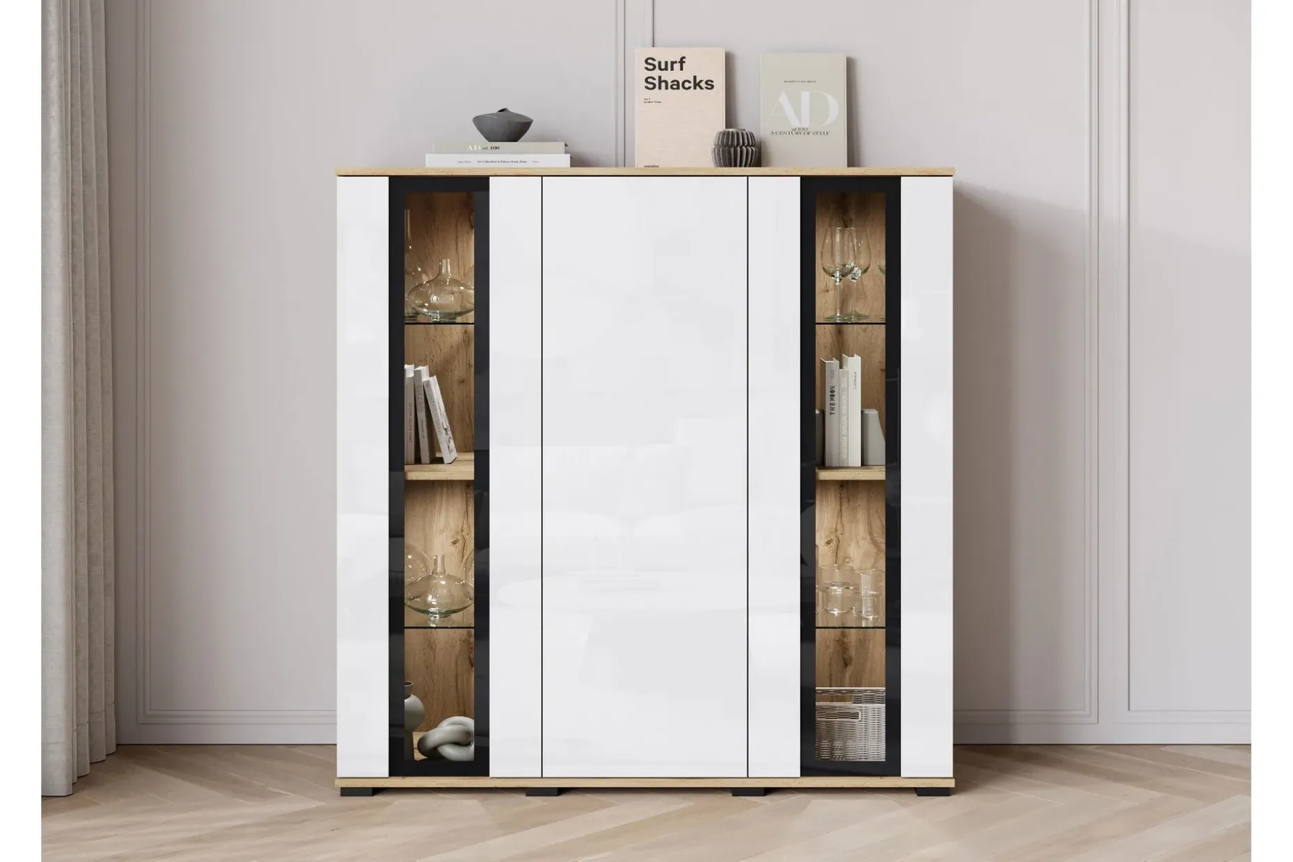 Gammelt Highboard
