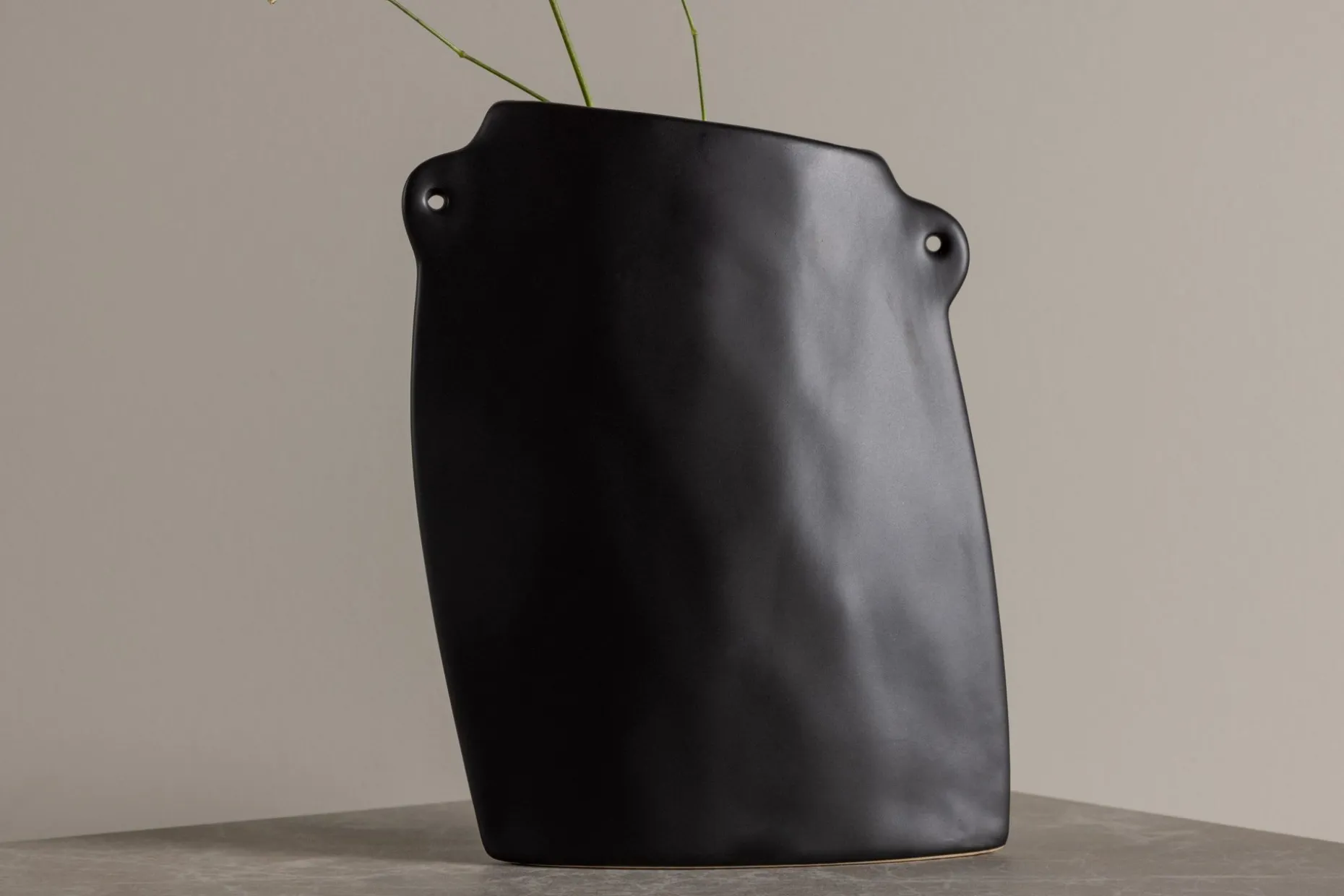 Hie Vase