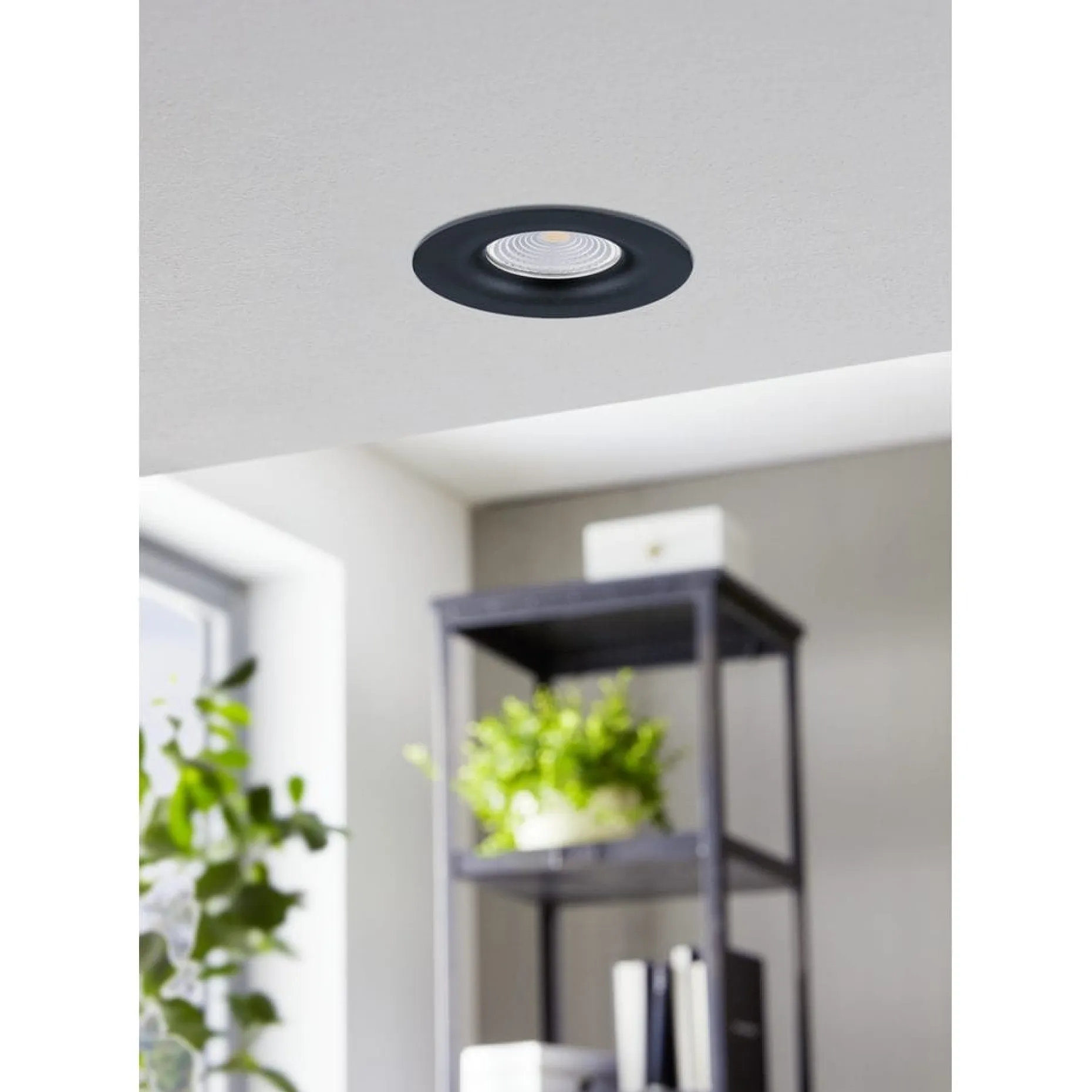 Innfelt lampe Saliceto Stel Svart 4000K