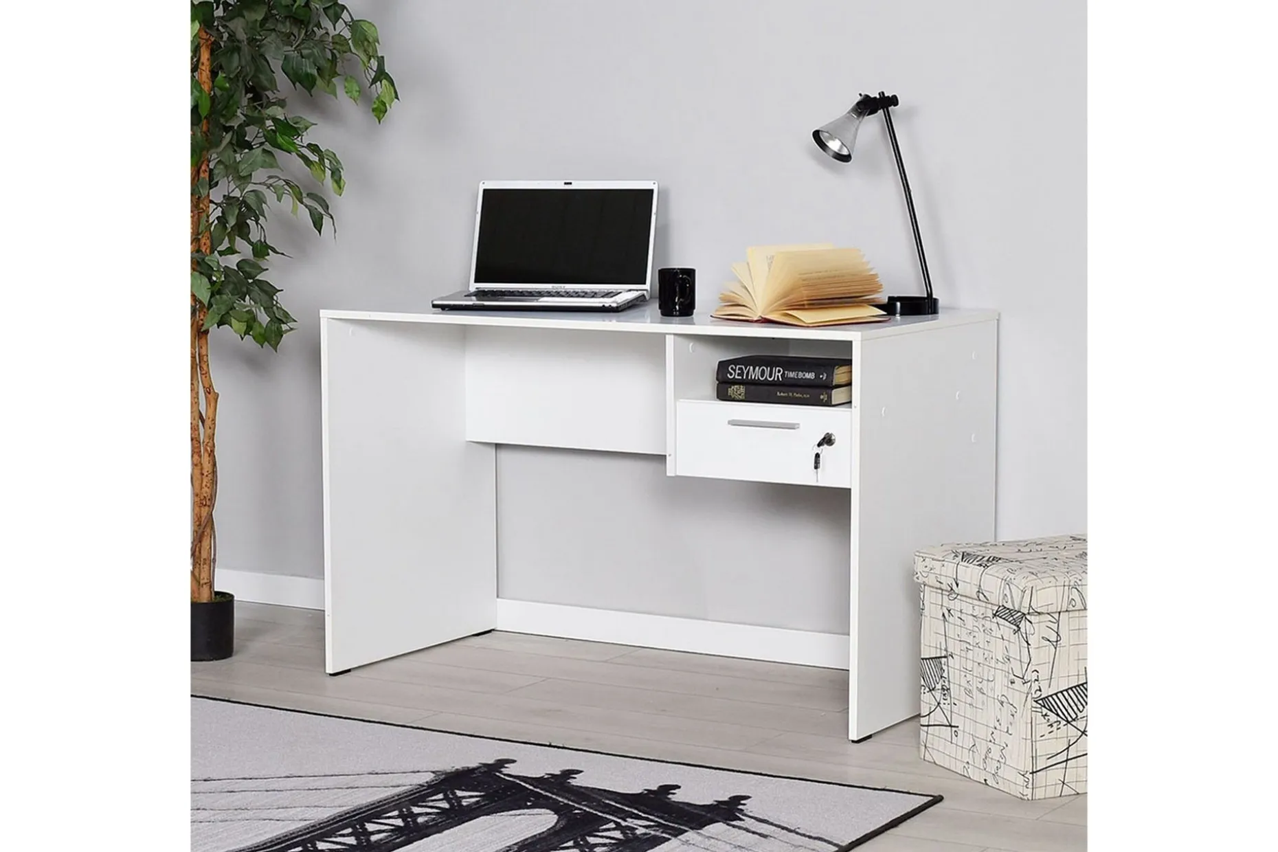 Irbene Skrivebord 120 cm med Oppbevaring Hyller + Låsbar Sku