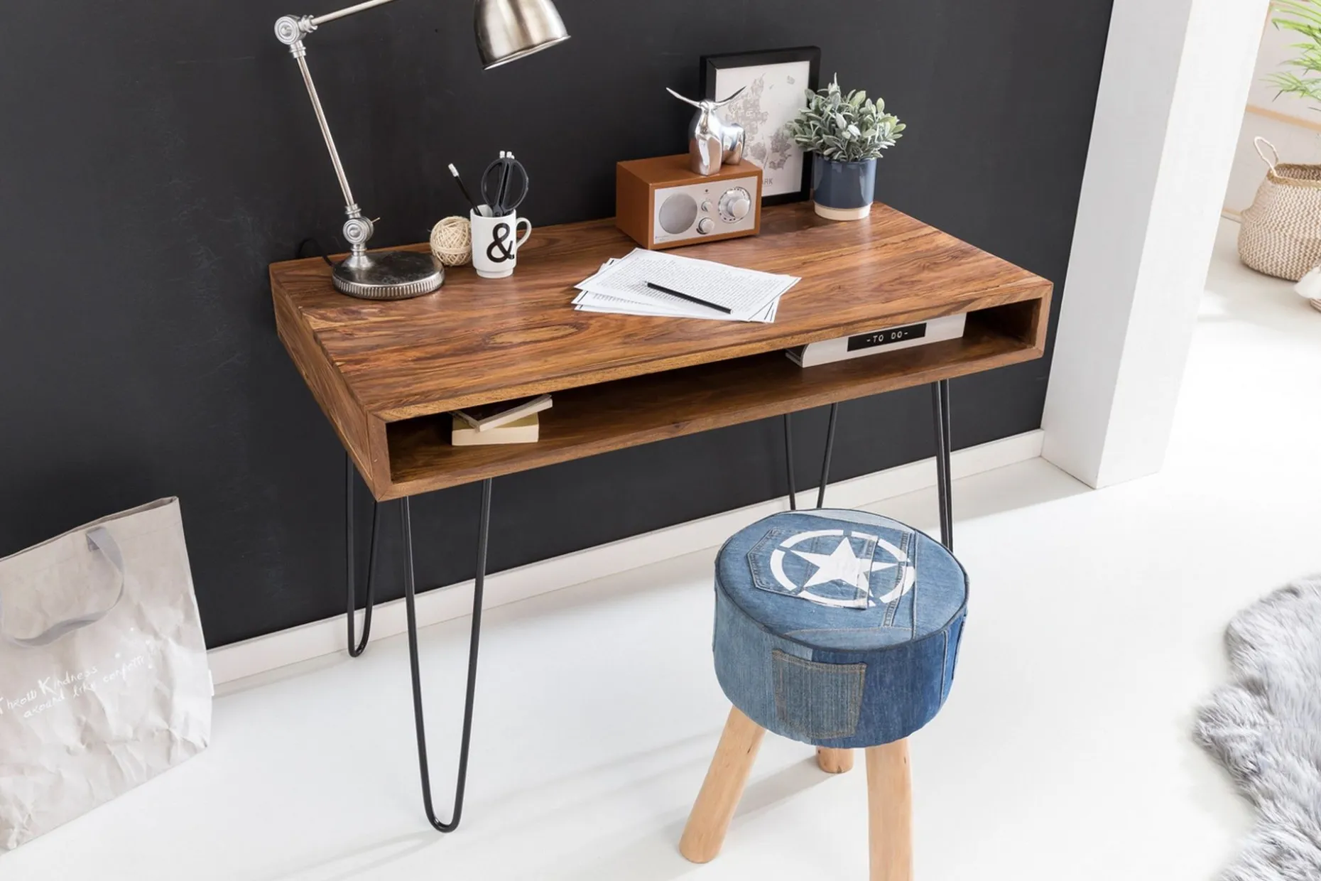 Langner Skrivebord 110 cm med Oppbevaring Hylle