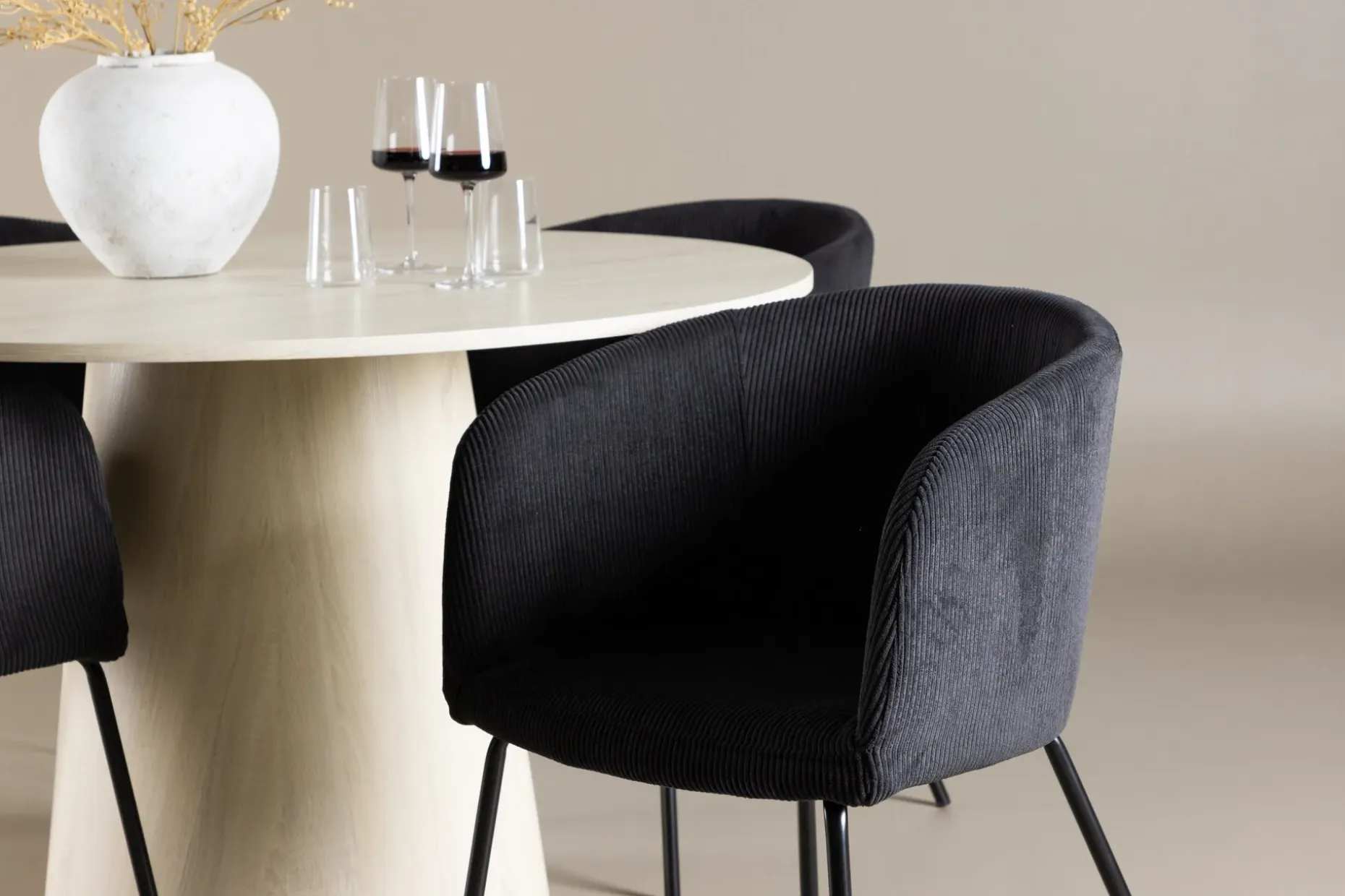 Lanzo Spisegruppe 120 cm Rund med 4 Berit stoler