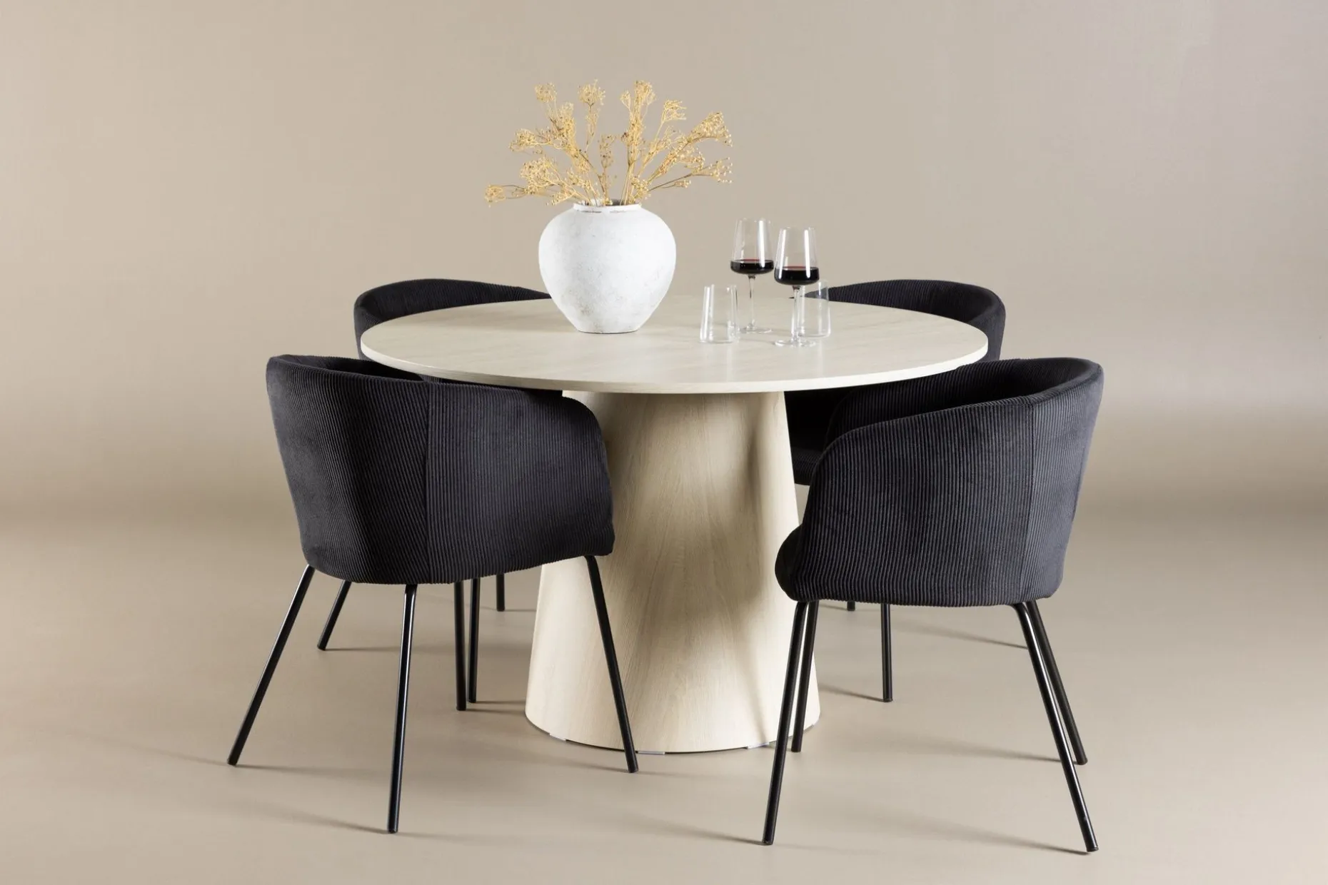 Lanzo Spisegruppe 120 cm Rund med 4 Berit stoler
