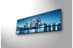 Lerretsbilde med LED-belysning 30x90 cm - Bysilhuett med moderne skyskrapere ved vannkanten