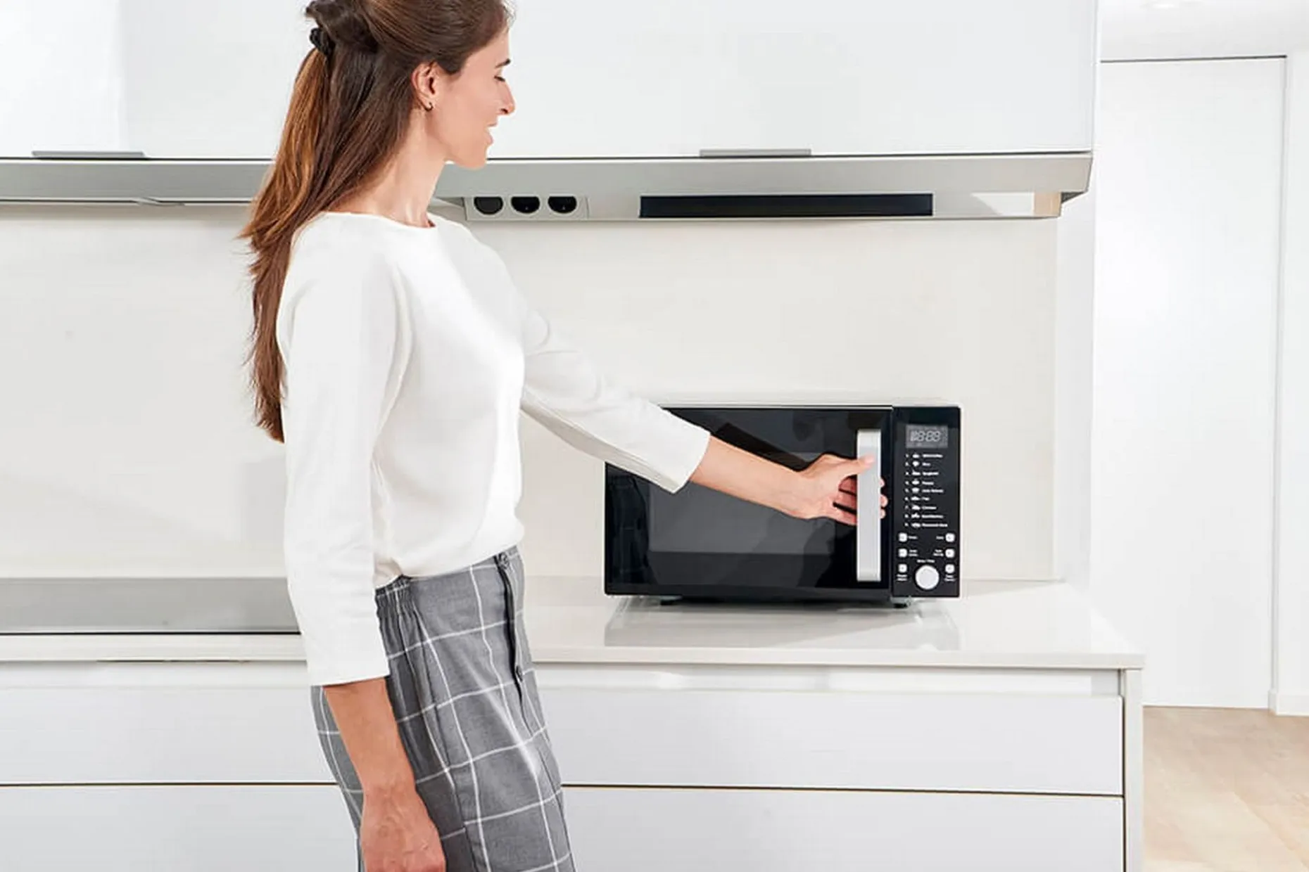 Mikrobølgeovn Black+Decker Digital 900W 23L Svart