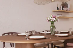 Noira Oval Spisegruppe 220 cm Valnøtt med 6 Dastoori Spisestoler