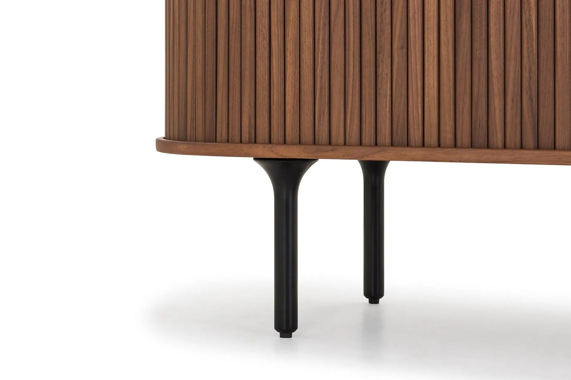 Noira Oval TV-benk Valnøtt 150x45 cm Ribbet