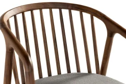 Noira Spisestol med Armlener