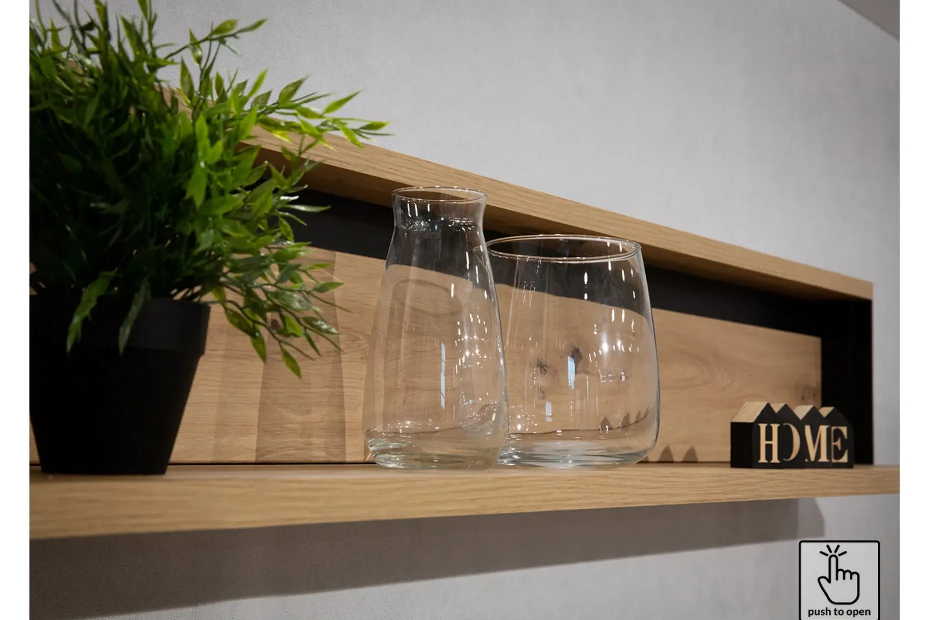Quant Vitrineskap 41x110 cm