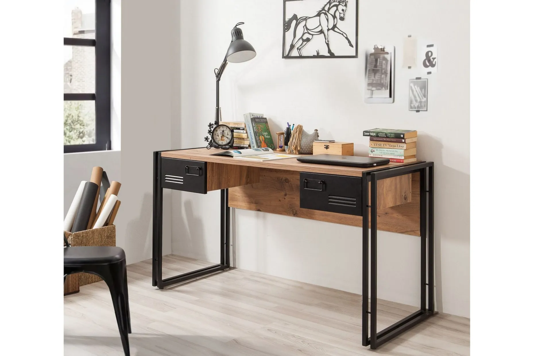 Sapphira Skrivebord 139 cm med Oppbevaring 2 Skuffer