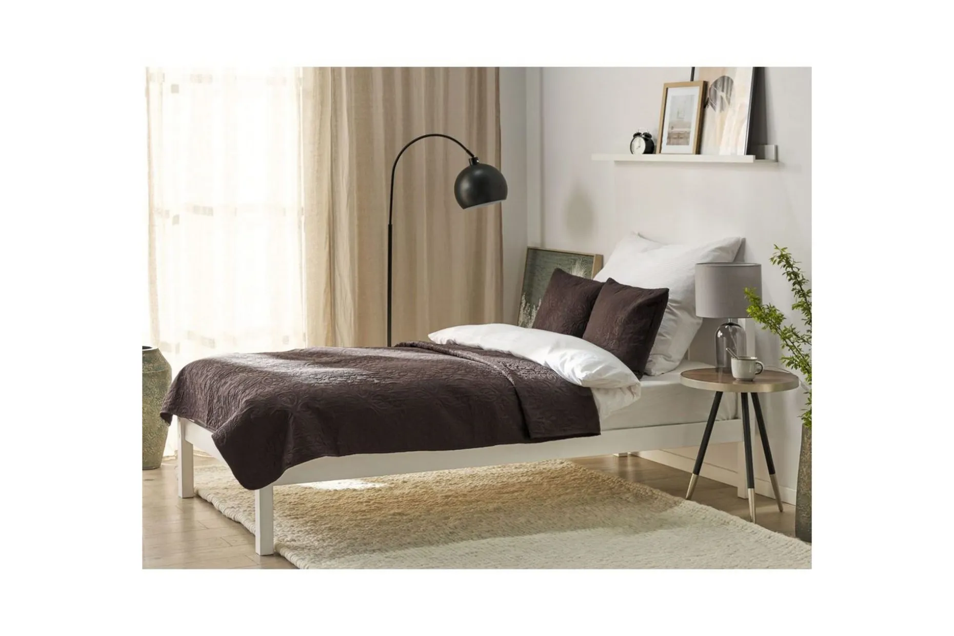 Sengeteppe Rayen med puter 160x220 cm
