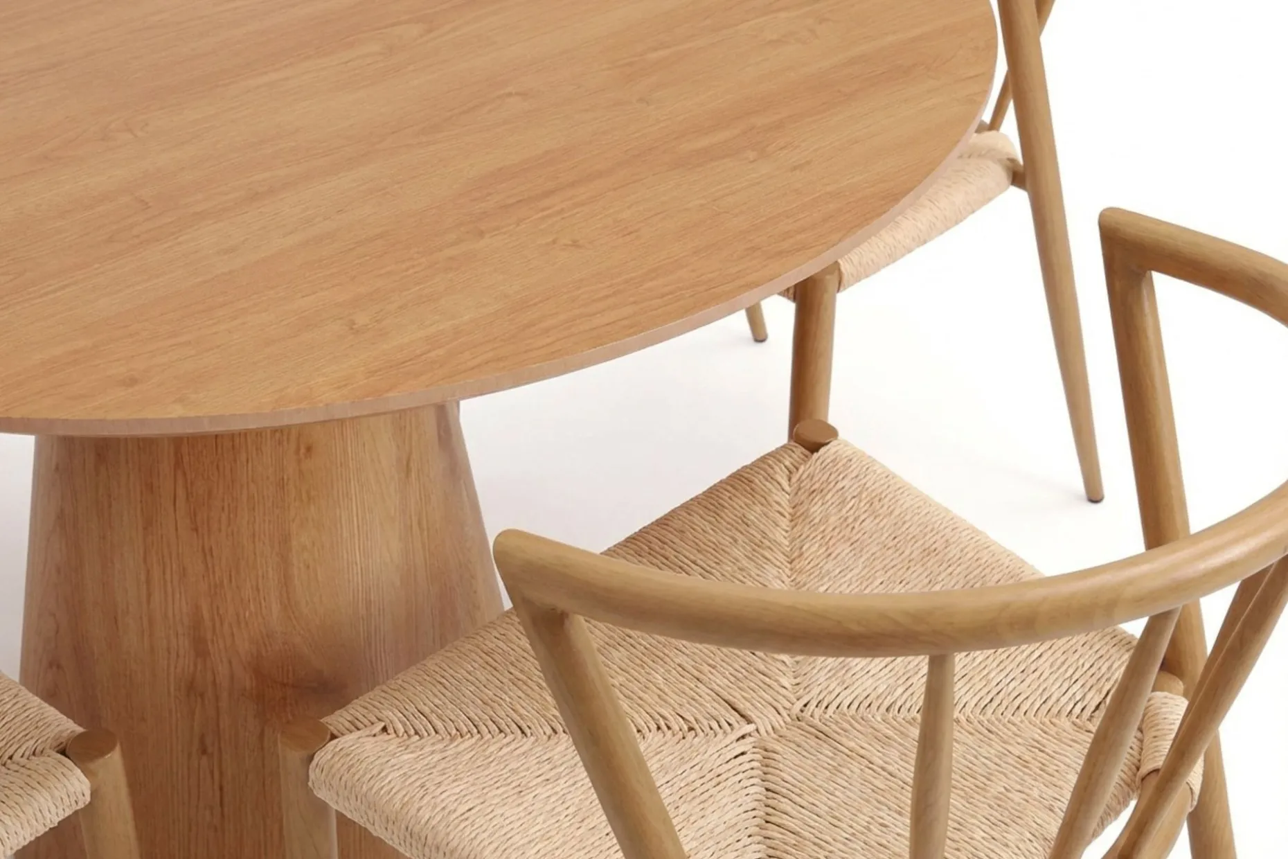 Siena spisegruppe rund 110 cm eik med 4 Winston spisestoler