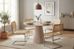 Siena spisegruppe rund 110 cm hvitlasert med 4 Build spisestoler