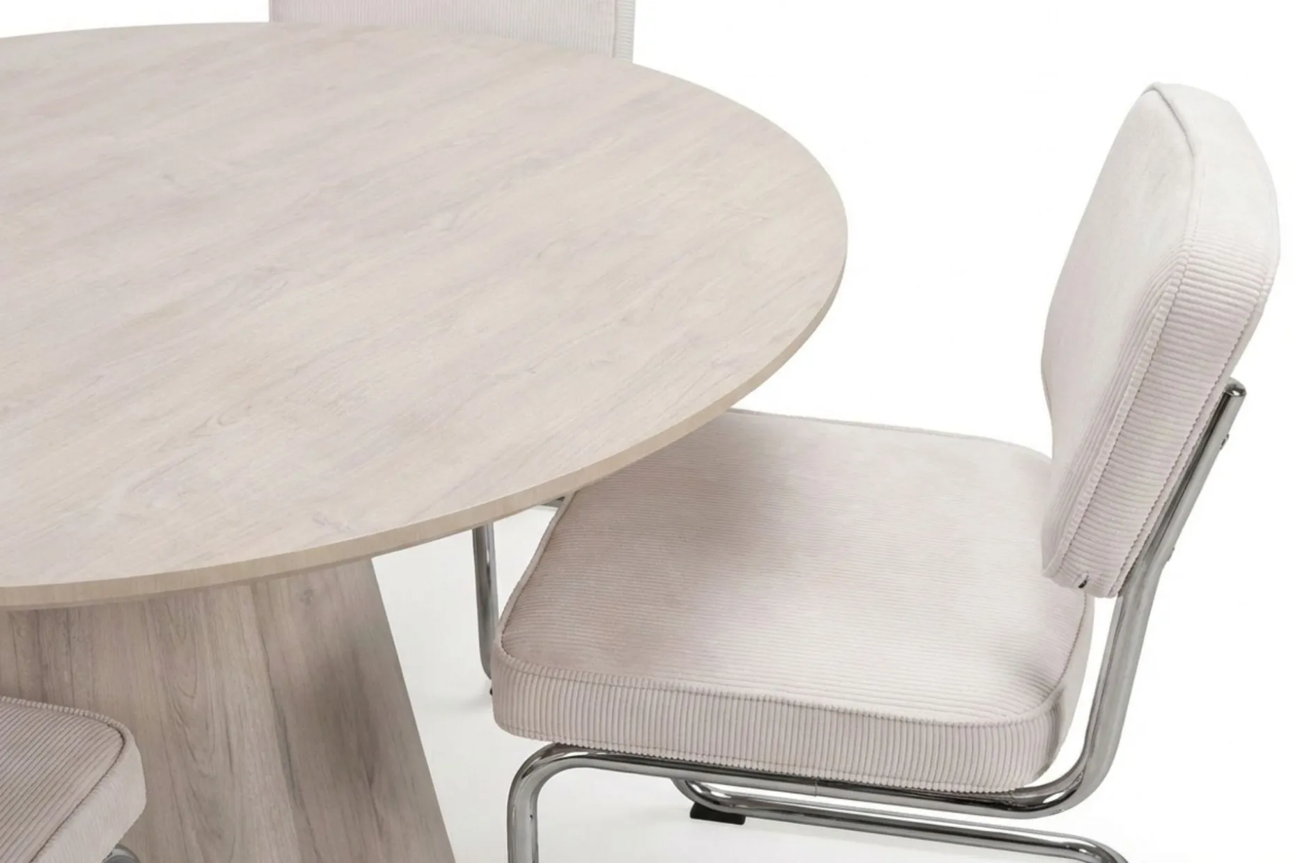 Siena spisegruppe rund 110 cm hvitlasert med 4 Milva spisestoler