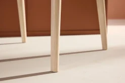 Spisestol uten armlener Peach Flora spisestol - Whitewash-ben / Beige stoff Hvitvasket