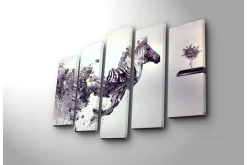 Stort lerretsbilde i 5 deler 105x70 cm - Dynamisk hest i bevegelse med fragmentert struktur
