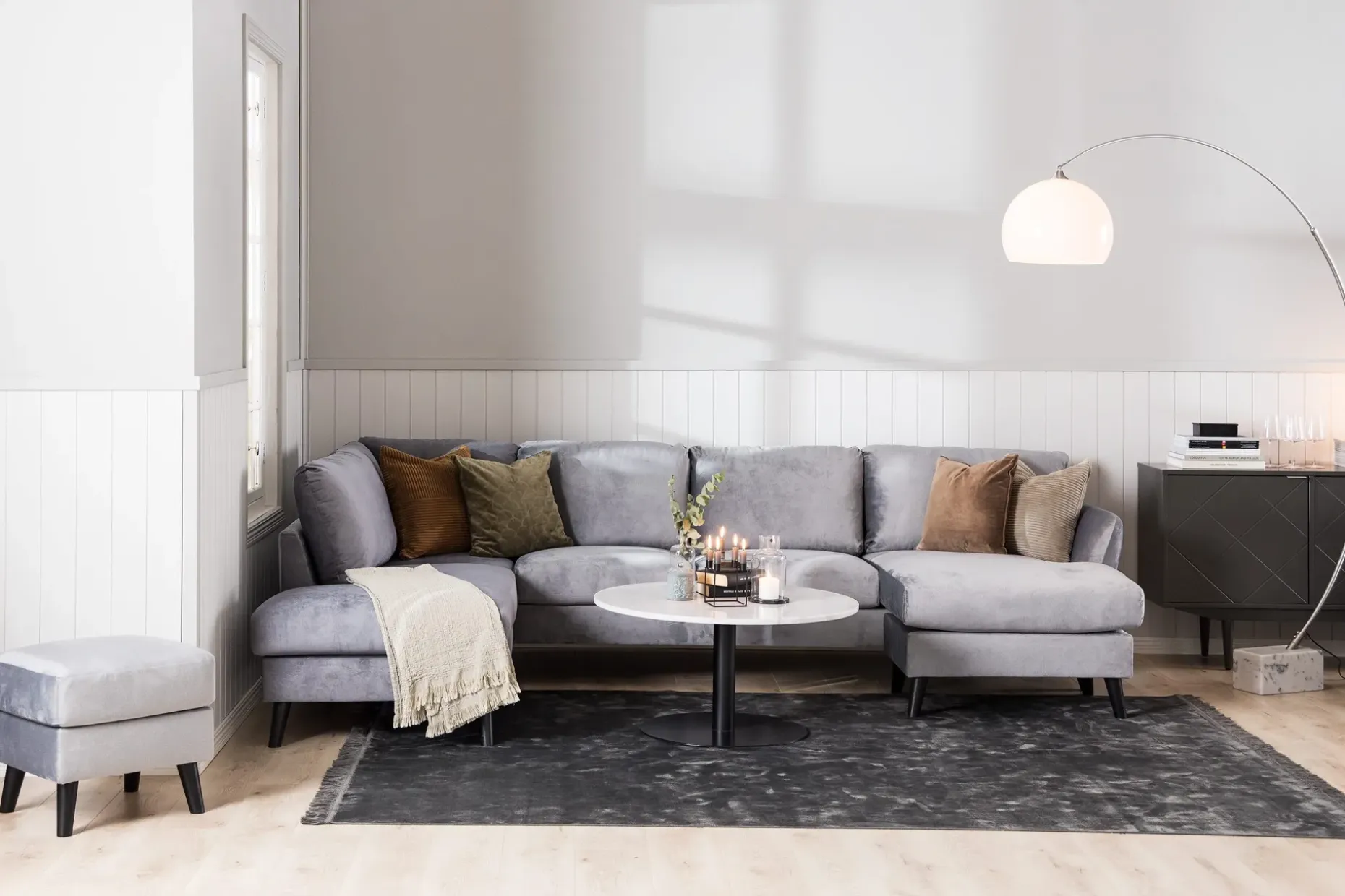 Trend 5-seters Høyrevendt L-formet Hjørnesofa med Divan i Fløyel