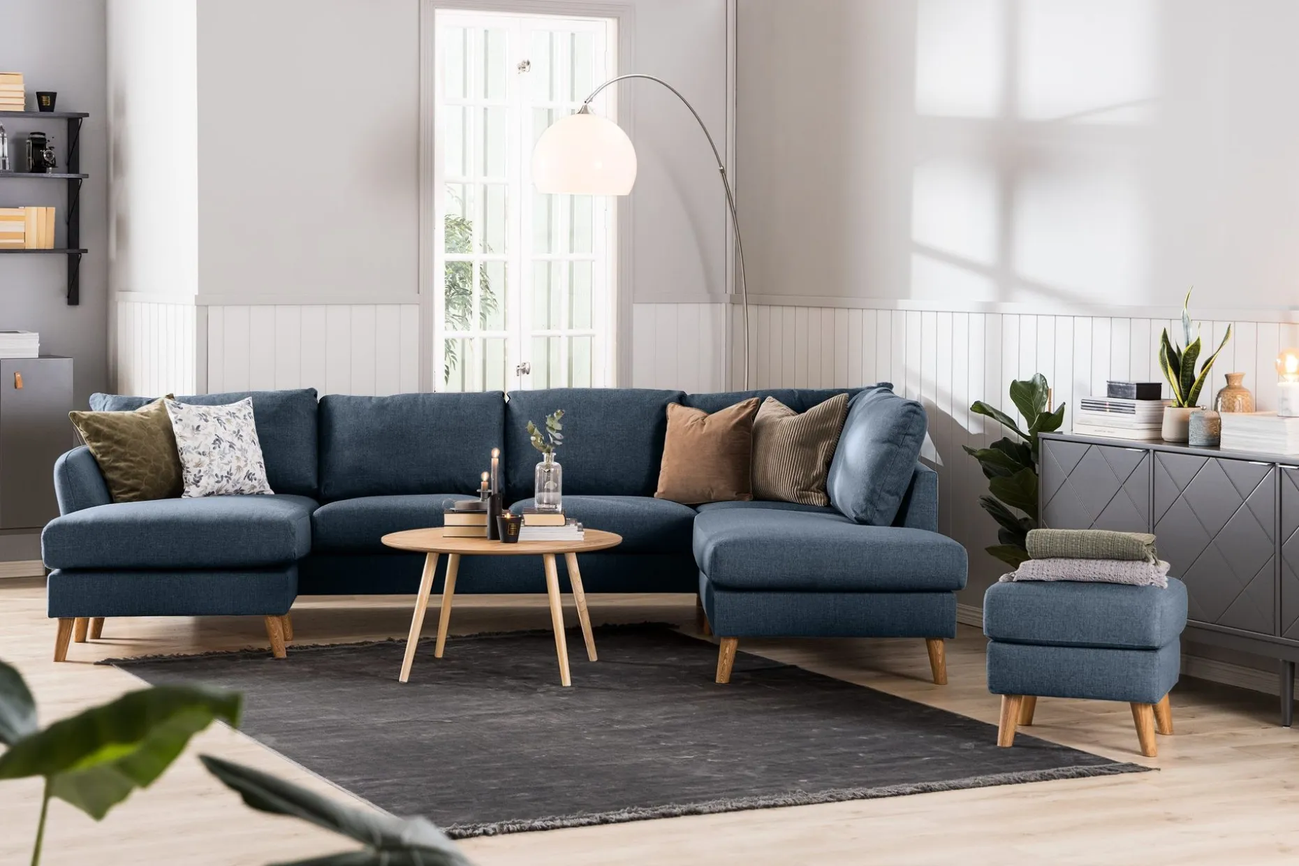 Trend 4-seters Høyrevendt U-formet Sofa med Divan og Sjeselong i Stoff