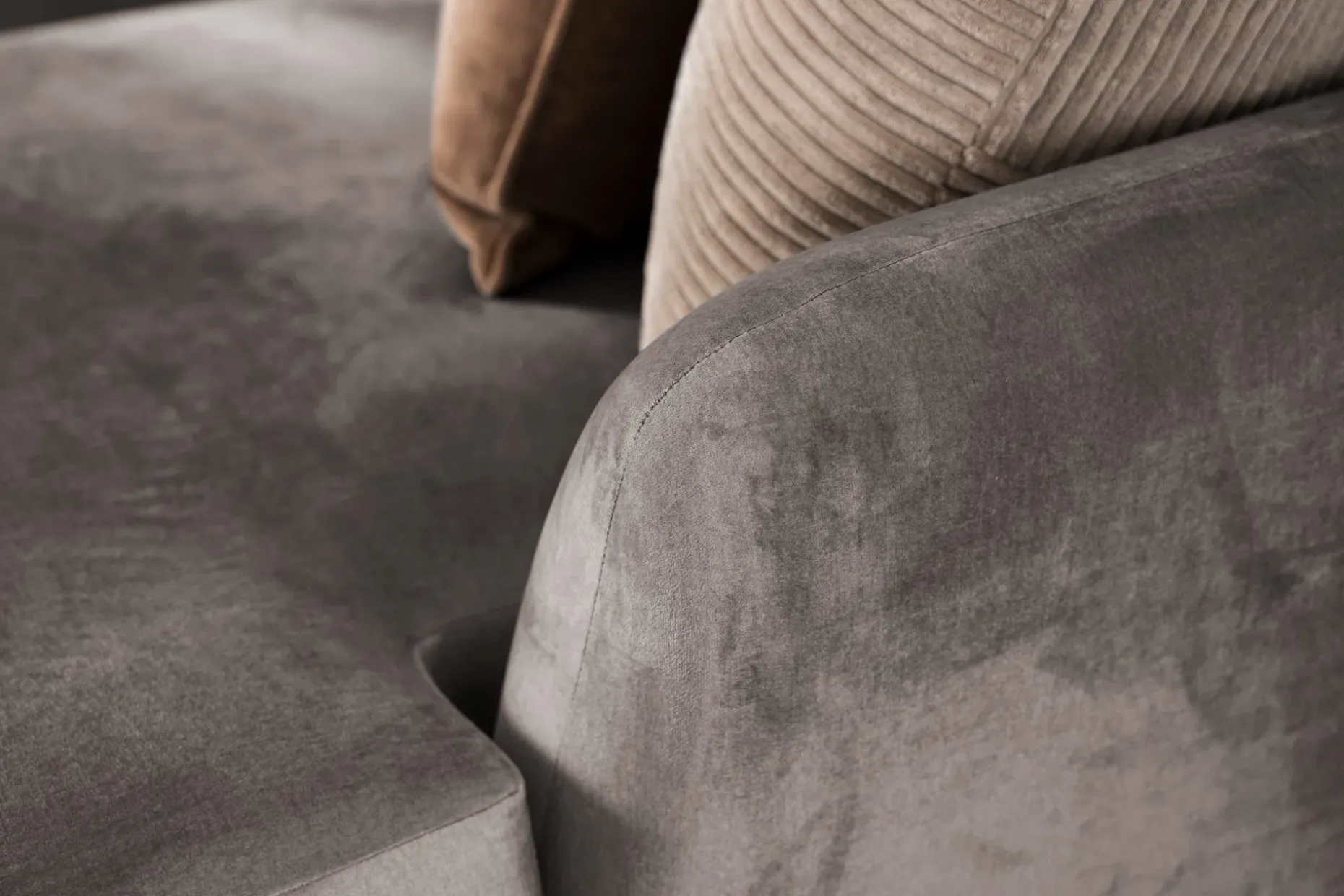 Trend 4-seters Venstrevendt U-formet Sofa med Divan og Sjeselong i Fløyel