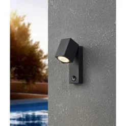 Utvendig vegglampe Sakeda med sensor