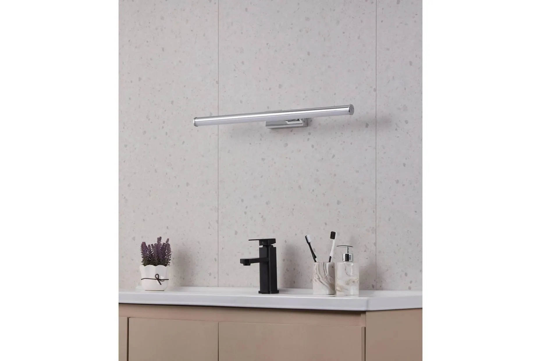 Vegglampe Eglo Vadumi 600 mm