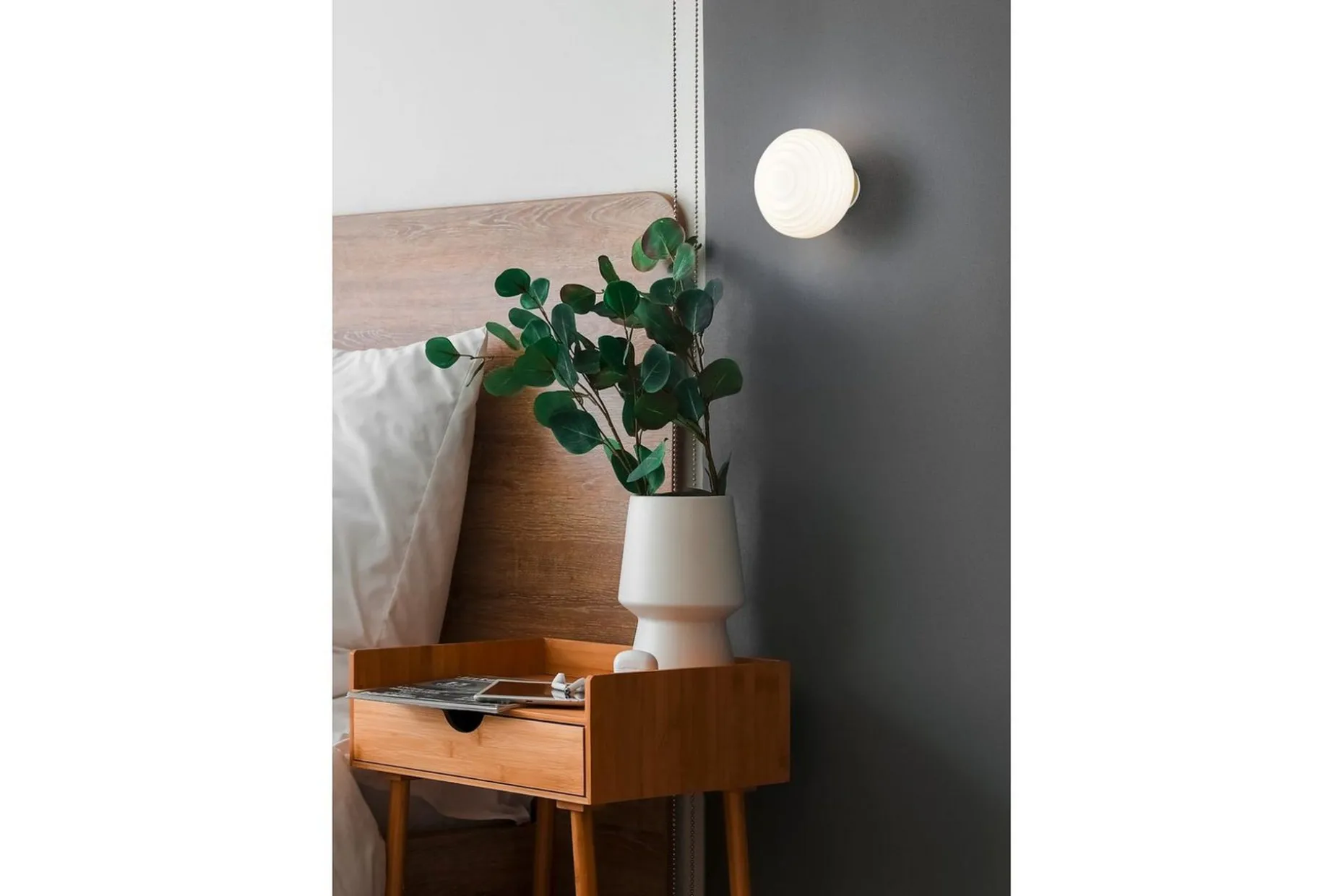 Vegglampe TRIO Earl Hvit