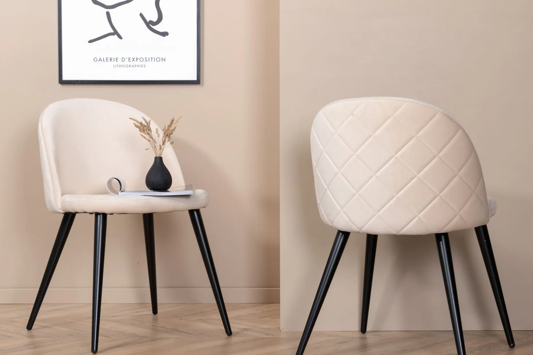 Velvet Stitches Spisestol